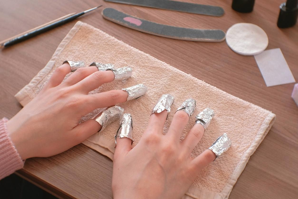 Cómo quitar las uñas en gel en casa de forma segura - Notiespartano