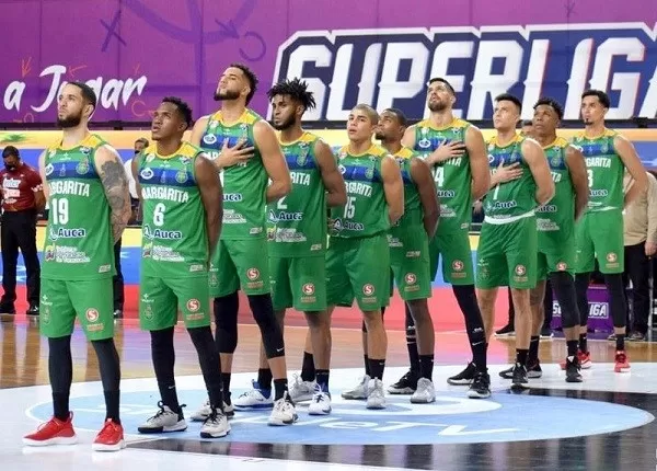 SPB: Guaiqueríes se blinda con la experiencia de Chourio y Cobos para ...